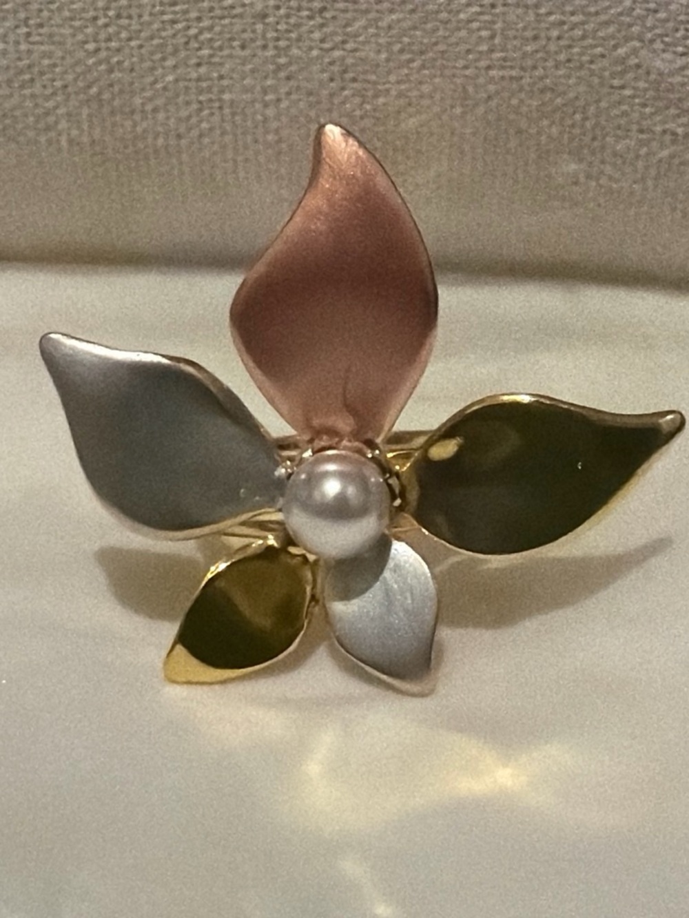 Tri-Tone Flower Pearl Brooch - Pink, Silver & Gold